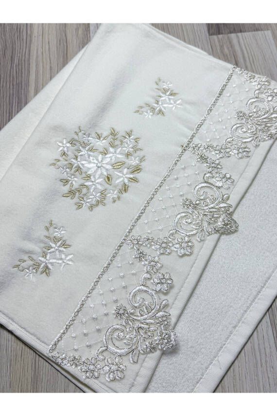 6 LI Kadife Lüks Fransız Güpürlü Sırma İşlemeli Çeyizlik 50x90 El ve Yüz Havlusu (KREM) - 5