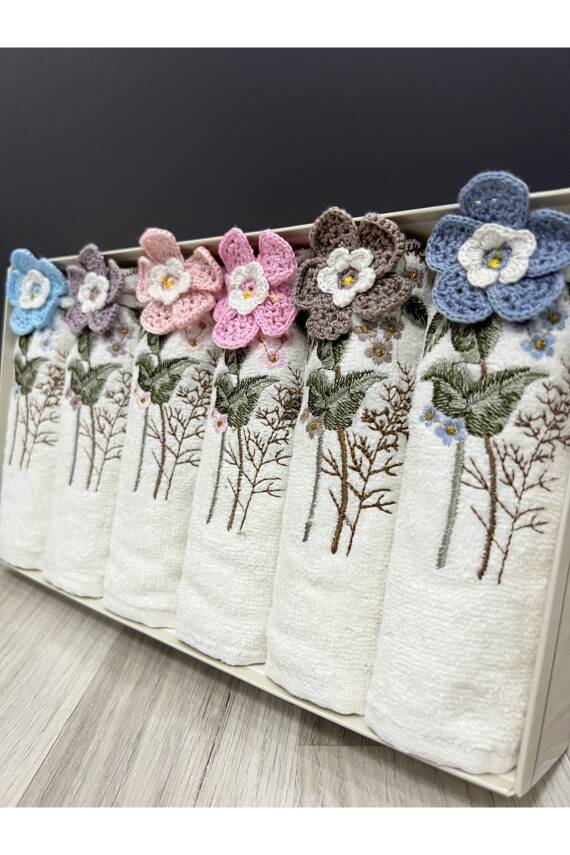6'lı 3d El İşleme Çiçek Buket Desenli Kutulu Çeyizlik 30x50 Mutfak Havlu Seti (KREM) - 2