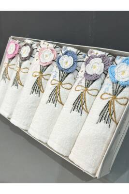 6'lı 3d El İşleme Çiçek Buket Desenli Kutulu Çeyizlik 30x50 Mutfak Havlu Seti (KREM)