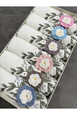 6'lı 3d El İşleme Çiçek Buket Desenli Kutulu Çeyizlik 30x50 Mutfak Havlu Seti (KREM) - 2
