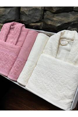 Kadife Jakarlı 6 Parça Bornoz Seti (Pudra*Krem)