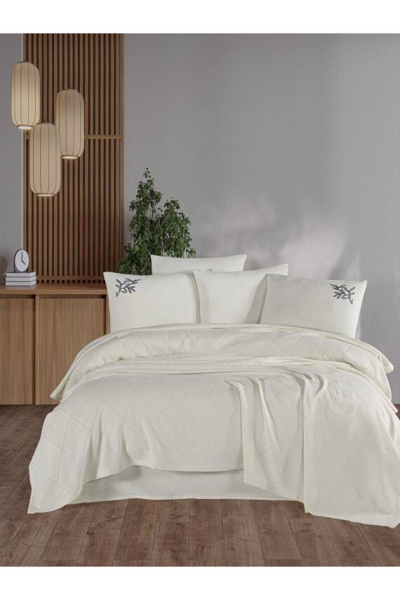 Premium Çift Kişilik Waffle %100 Pamuk, Petek Tasarım Nakışlı  Çift Kişilik Kutulu Pike Takımı (Krem) - 3