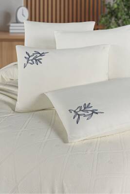 Premium Çift Kişilik Waffle %100 Pamuk, Petek Tasarım Nakışlı  Çift Kişilik Kutulu Pike Takımı (Krem) - 6