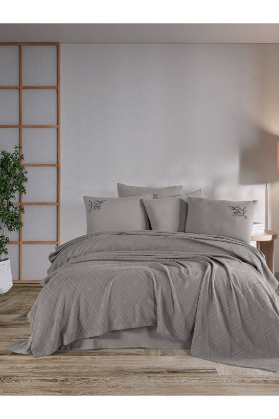 Premium Çift Kişilik Waffle %100 Pamuk, Petek Tasarım Nakışlı  Çift Kişilik Kutulu Pike Takımı (Vizon) - 3